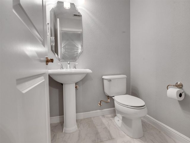 120 Bandera Creek Lane, Friendswood, TX 77546