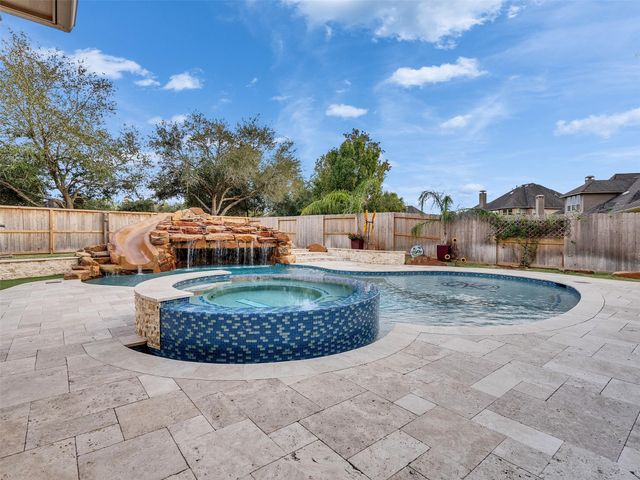 120 Bandera Creek Lane, Friendswood, TX 77546