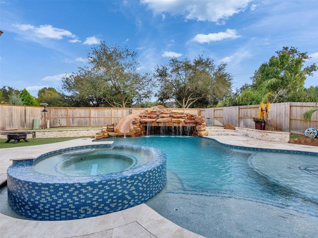 120 Bandera Creek Lane, Friendswood, TX 77546