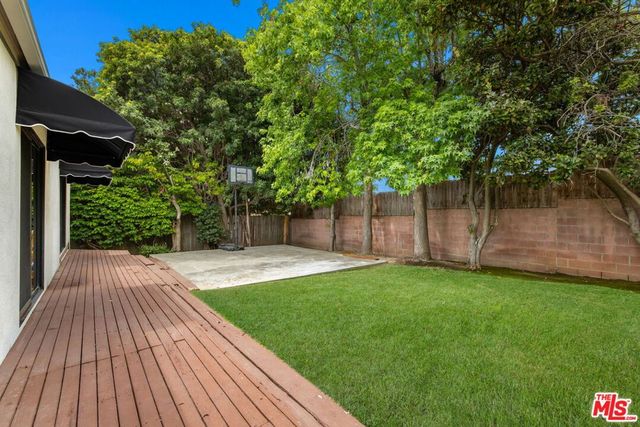 6221 Condon Avenue, Los Angeles, CA 90056