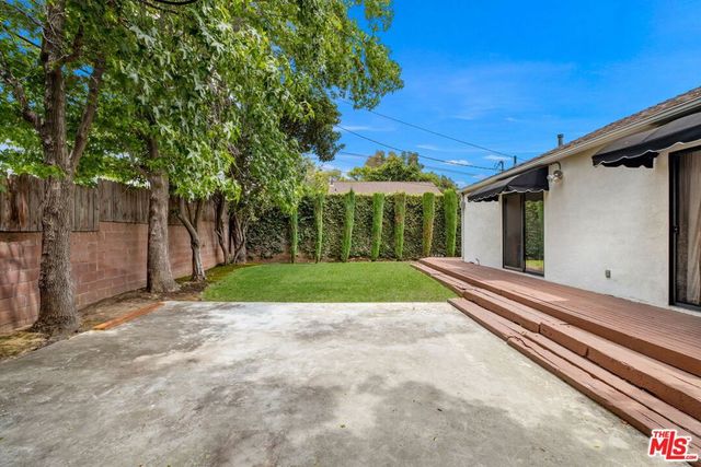 6221 Condon Avenue, Los Angeles, CA 90056