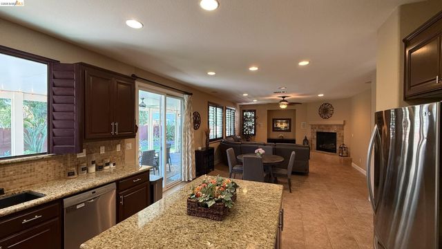 453 Emerson Court, Discovery Bay, CA 94505