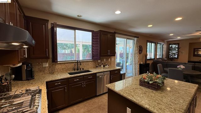 453 Emerson Court, Discovery Bay, CA 94505