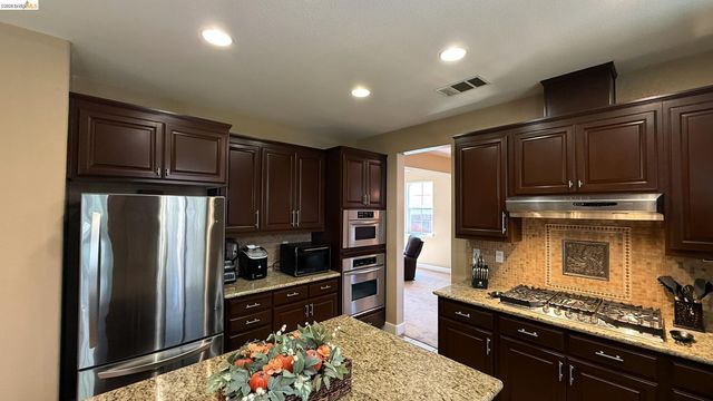 453 Emerson Court, Discovery Bay, CA 94505