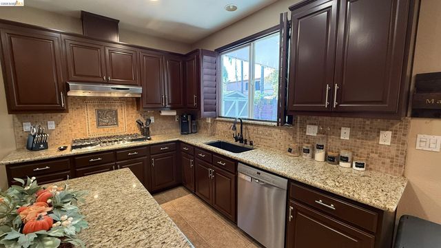 453 Emerson Court, Discovery Bay, CA 94505