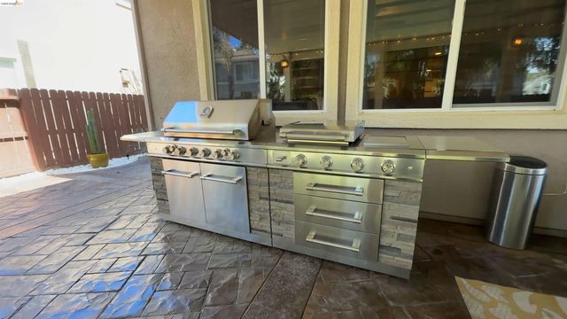453 Emerson Court, Discovery Bay, CA 94505