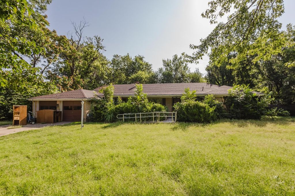 2036 S Erie, Wichita, KS 67211