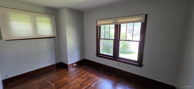 1002 S Michigan Avenue, Saginaw, MI 48602