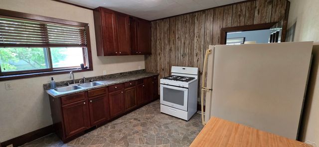 1002 S Michigan Avenue, Saginaw, MI 48602
