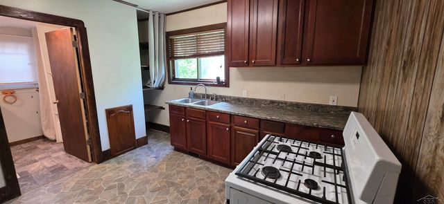 1002 S Michigan Avenue, Saginaw, MI 48602