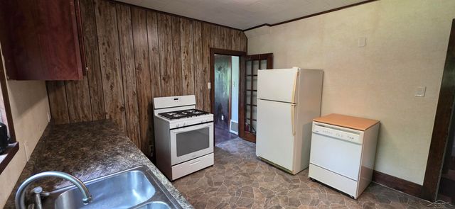 1002 S Michigan Avenue, Saginaw, MI 48602