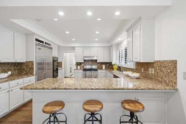 306 Walsh Road, Atherton, CA 94027