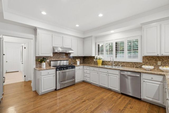 306 Walsh Road, Atherton, CA 94027