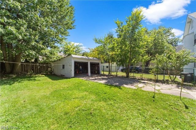 1575 Orchard Grove Avenue, Lakewood, OH 44107