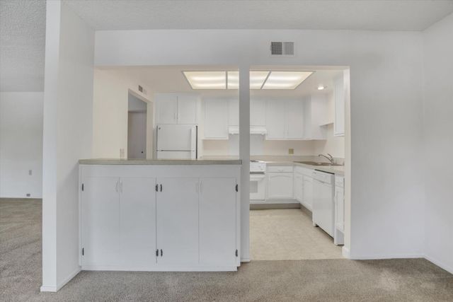 1388 Rockledge Lane 5, Walnut Creek, CA 94595