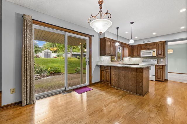14136 Frontier Lane, Burnsville, MN 55337