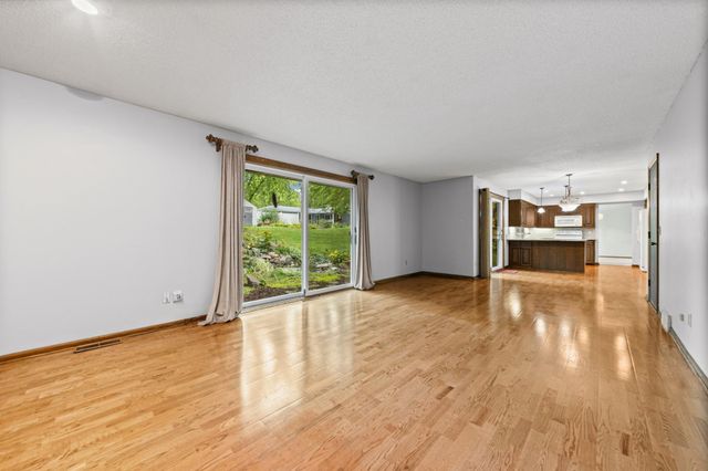 14136 Frontier Lane, Burnsville, MN 55337