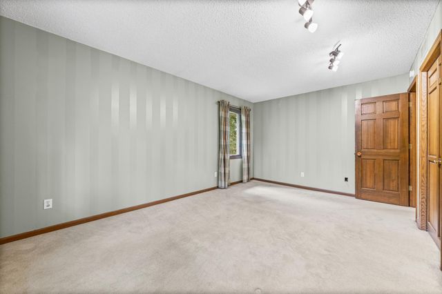 14136 Frontier Lane, Burnsville, MN 55337