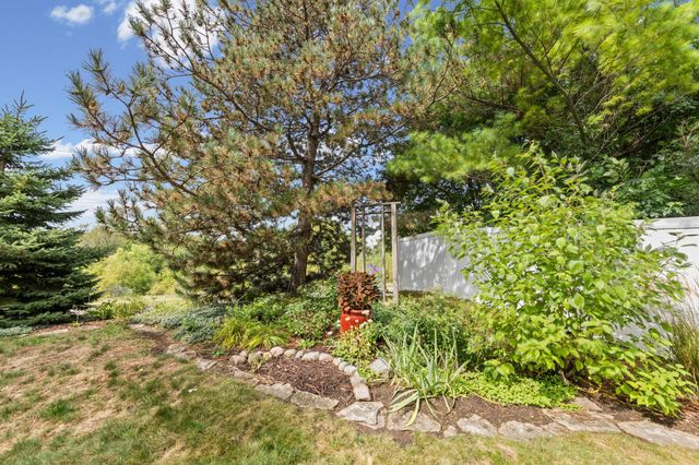 14136 Frontier Lane, Burnsville, MN 55337