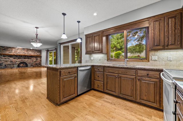 14136 Frontier Lane, Burnsville, MN 55337