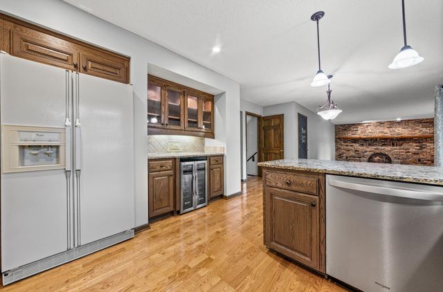 14136 Frontier Lane, Burnsville, MN 55337