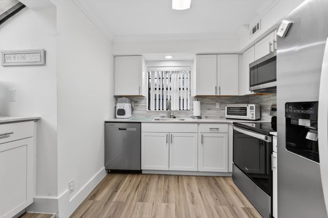 1672 Cypress Pointe Drive 1a, Coral Springs, FL 33071