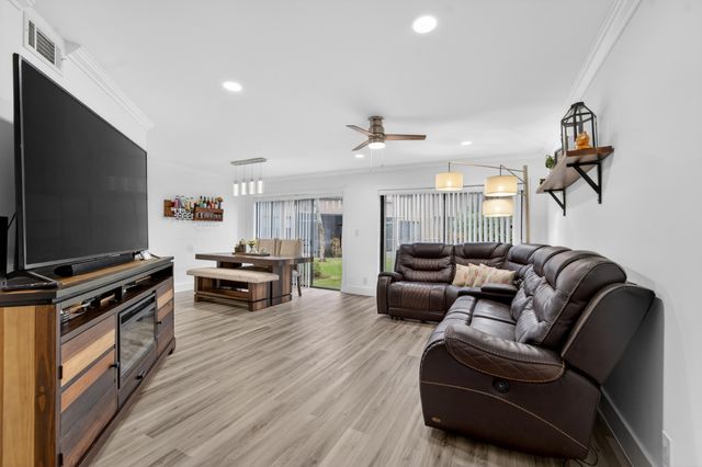 1672 Cypress Pointe Drive 1a, Coral Springs, FL 33071