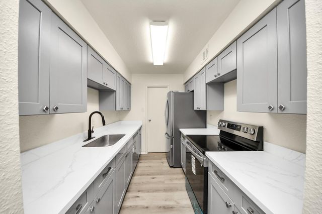 6500 Sands Point Drive 804, Houston, TX 77074