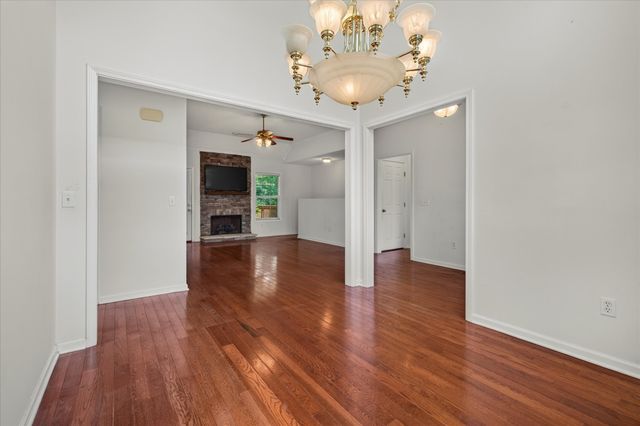 1422 Grassland Dr, Ashland City, TN 37015