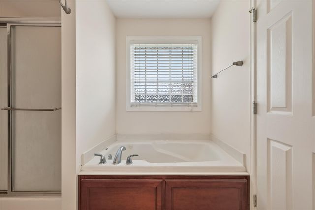 1422 Grassland Dr, Ashland City, TN 37015