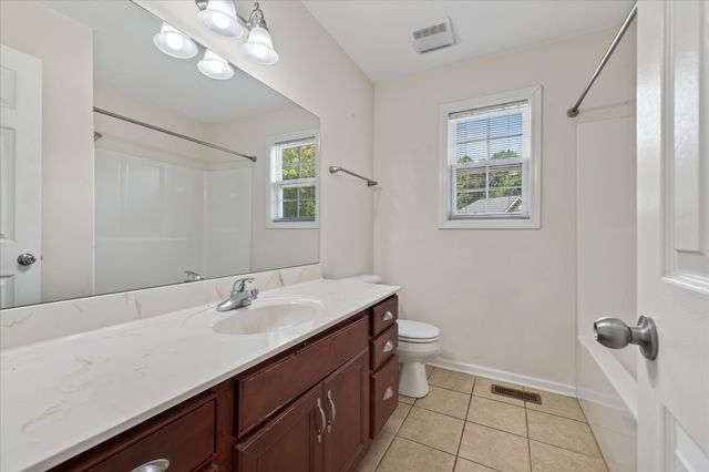 1422 Grassland Dr, Ashland City, TN 37015