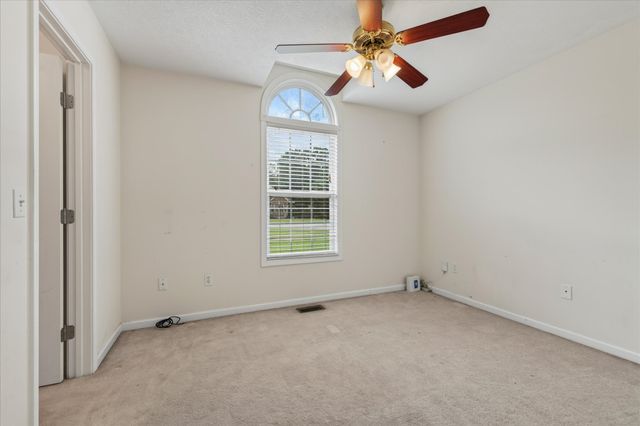 1422 Grassland Dr, Ashland City, TN 37015