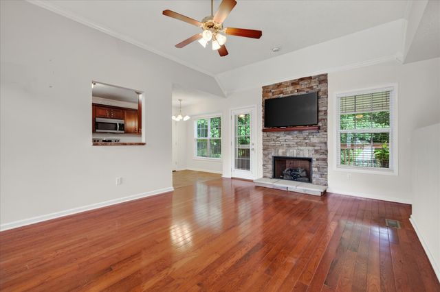 1422 Grassland Dr, Ashland City, TN 37015