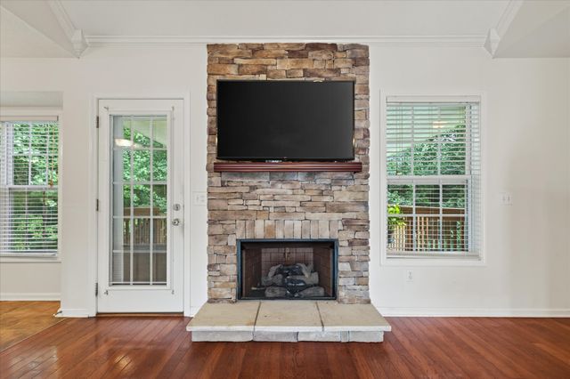 1422 Grassland Dr, Ashland City, TN 37015