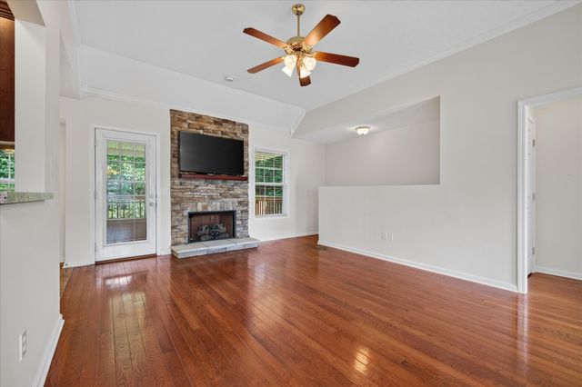 1422 Grassland Dr, Ashland City, TN 37015