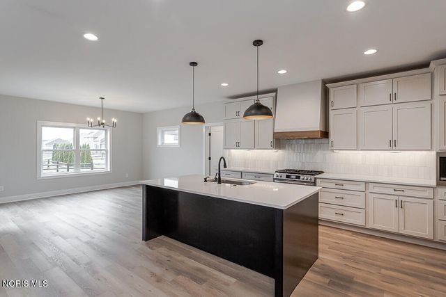 6250 Pimlico Road, Whitehouse, OH 43571