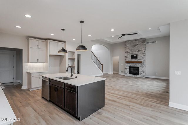 6250 Pimlico Road, Whitehouse, OH 43571