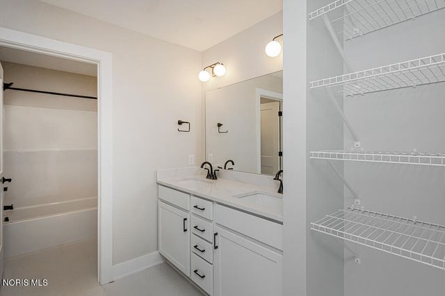 6250 Pimlico Road, Whitehouse, OH 43571