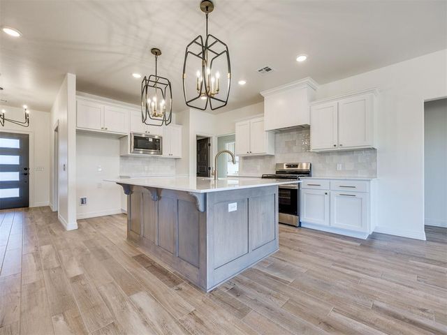 9432 NW 75th Street, Yukon, OK 73099