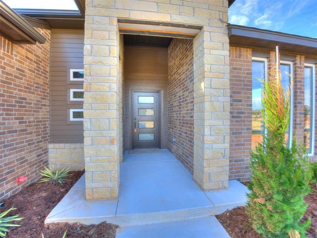 9432 NW 75th Street, Yukon, OK 73099