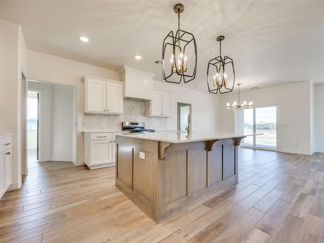 9432 NW 75th Street, Yukon, OK 73099