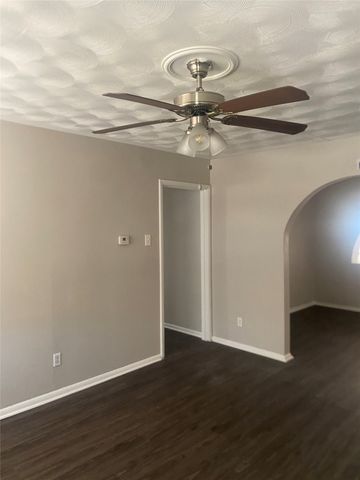 5015 Dupont Drive, Dallas, TX 75216