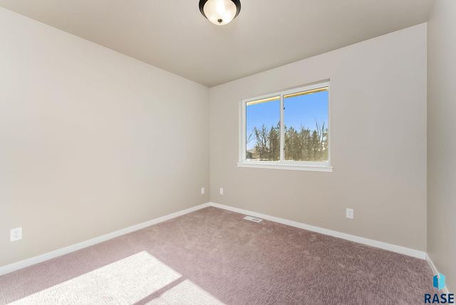 1025 E Fannings St Street, Tea, SD 57064