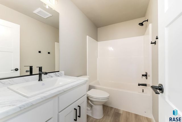 1025 E Fannings St Street, Tea, SD 57064