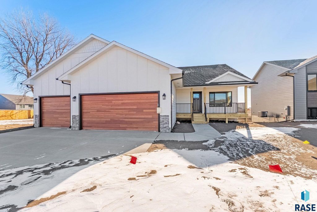 1025 E Fannings St Street, Tea, SD 57064