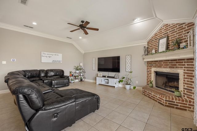 1625 Skidmore Ln, Tyler, TX 75703