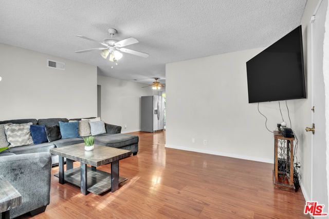 229 E 75th Street, Los Angeles, CA 90003