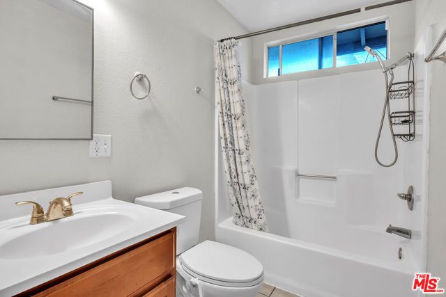 229 E 75th Street, Los Angeles, CA 90003