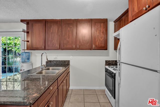 229 E 75th Street, Los Angeles, CA 90003