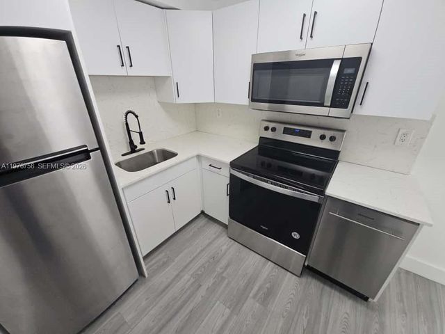 8101 Crespi Blvd 503, Miami Beach, FL 33141